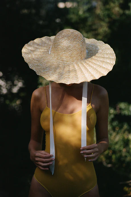 Scalloped Dolce Hat