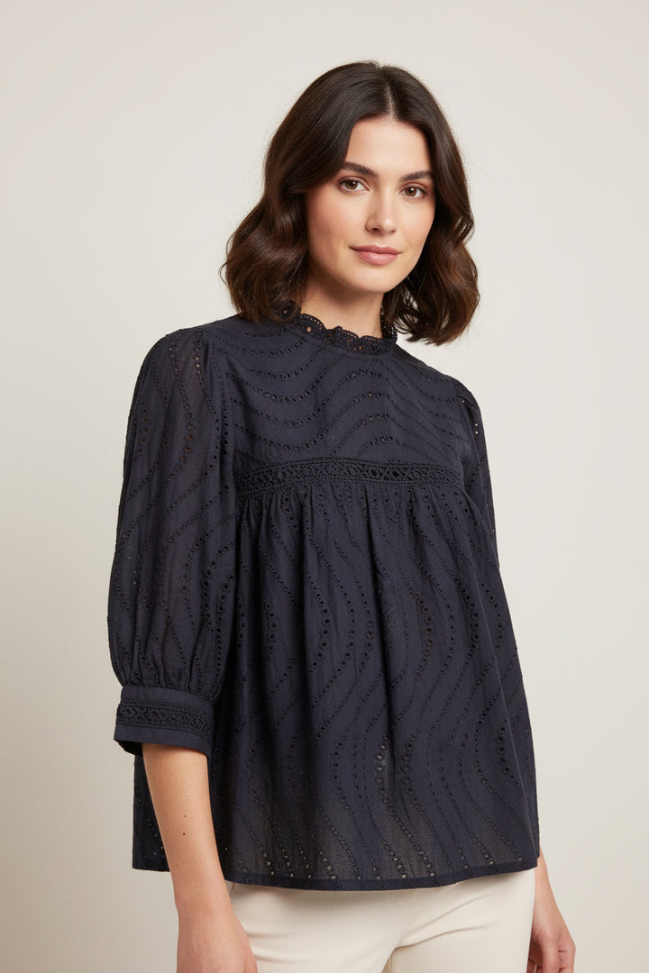 FLOWY CUT OUT TOP