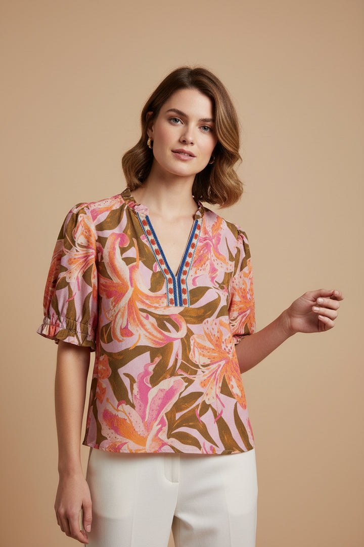 RUFFLED SLEEVE FLORAL V-NECK TOP