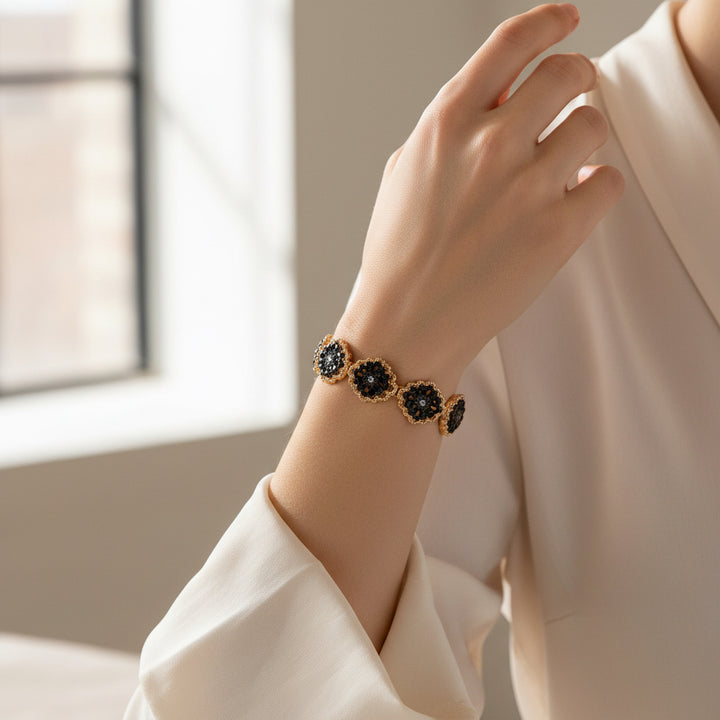 ELASTIC BAND 2 TONED FLOWER DETAIL BRACELET