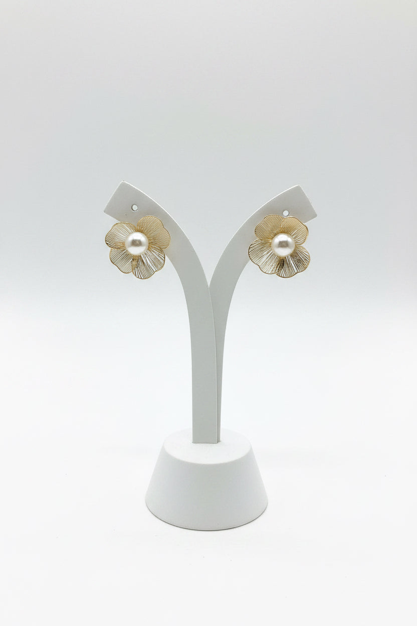 METAL FLOWER FILIGREE WITH PEARL POST EARRINGS