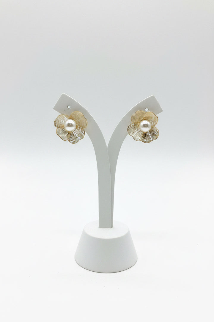 METAL FLOWER FILIGREE WITH PEARL POST EARRINGS