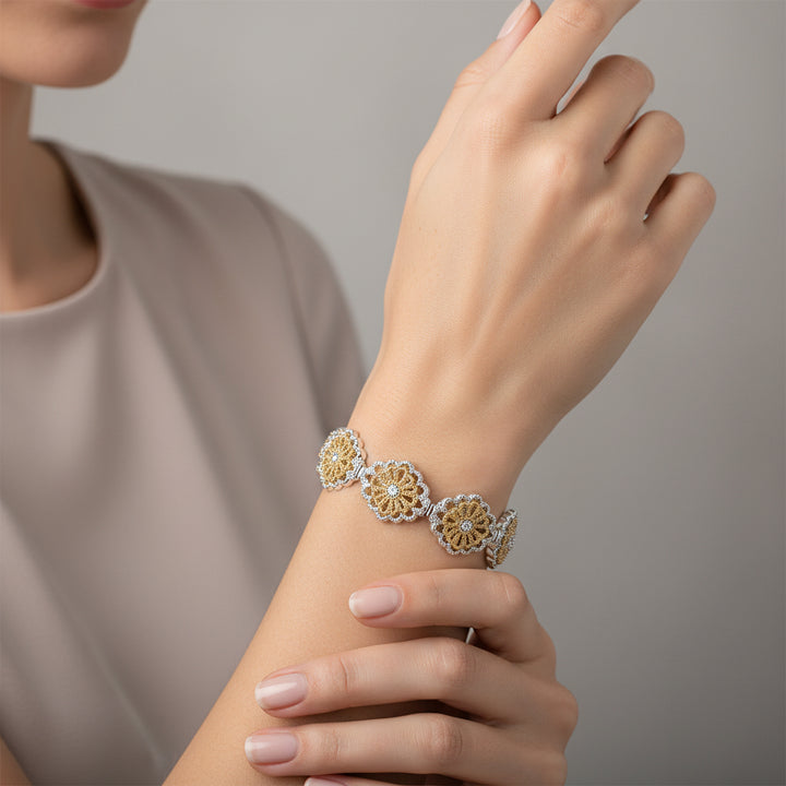 ELASTIC BAND 2 TONED FLOWER DETAIL BRACELET