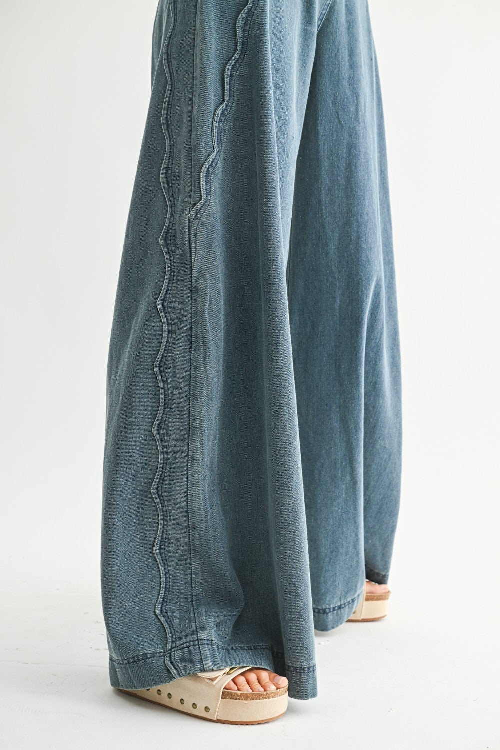 Side Scallop Denim Trousers