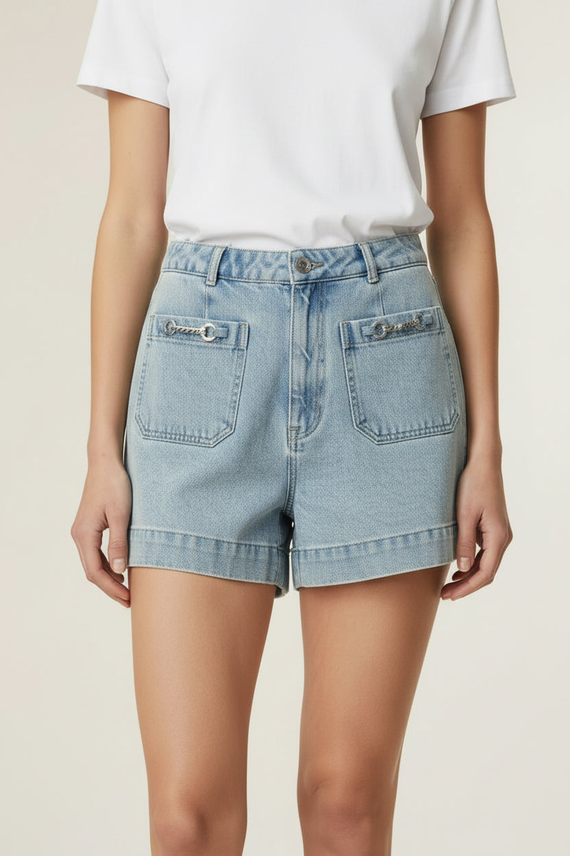 JEAN SHORT WITH CLASP POCKET DETAIL