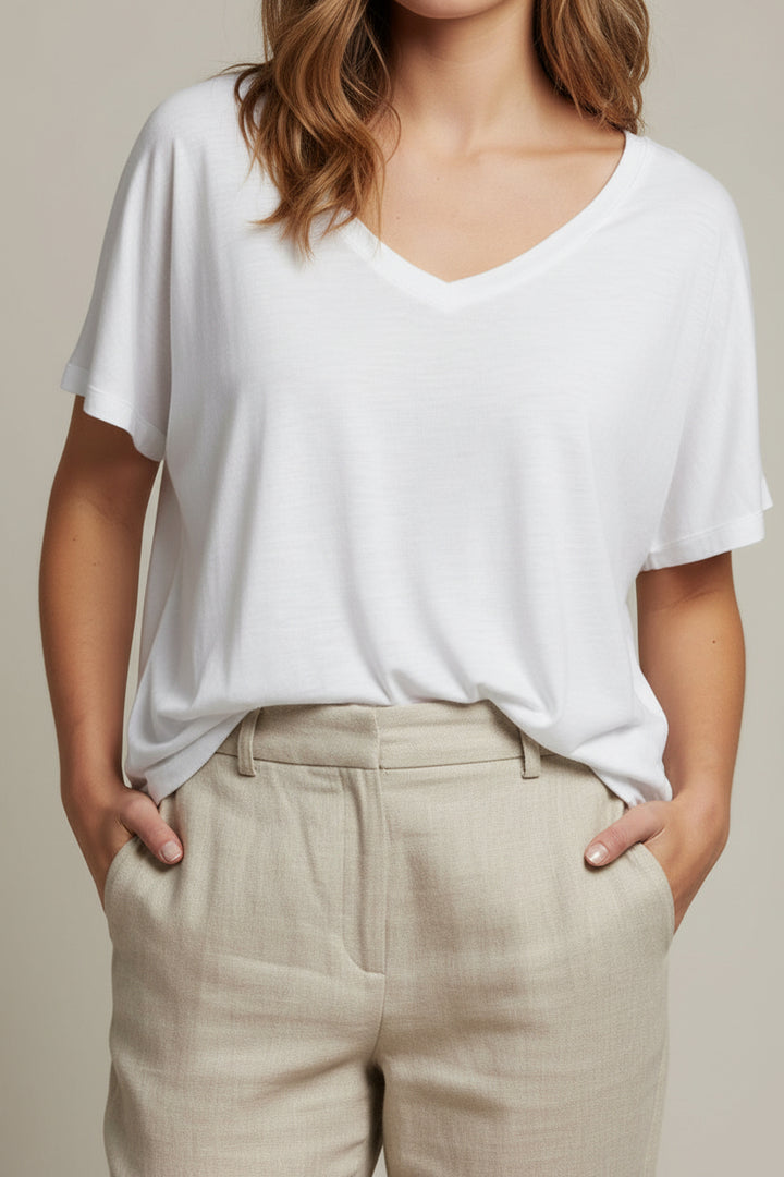 ESSENTIAL, OVERSIZED CUT SPLIT-V