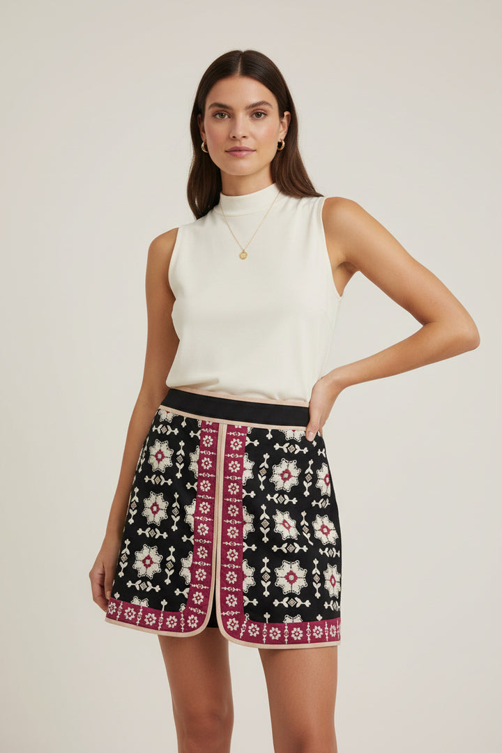 EMBROIDERY PATTERN SHORT SKIRT