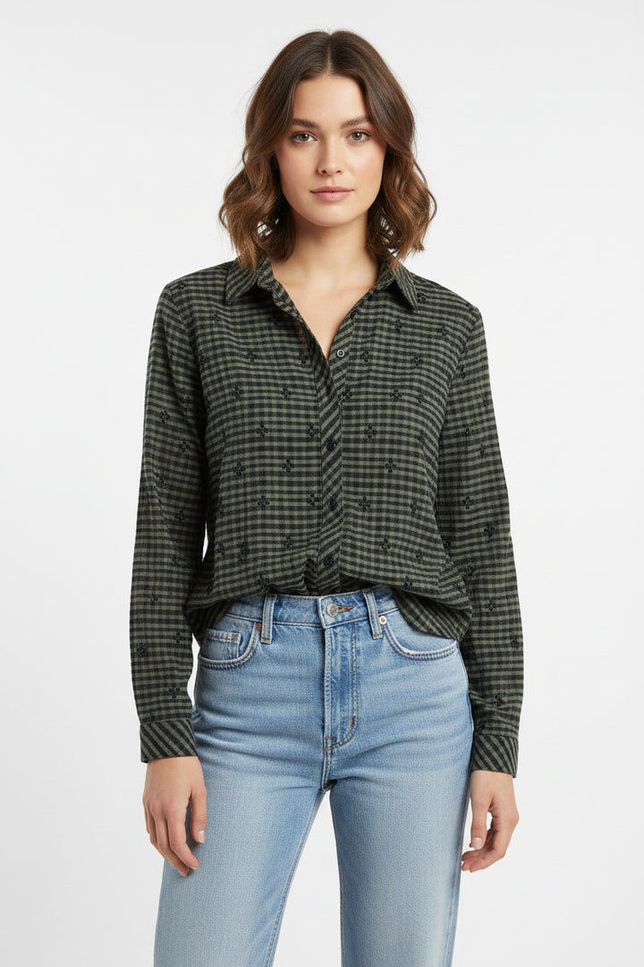 LONG SLEEVE CLEAN BUTTON DOWN SHIRT