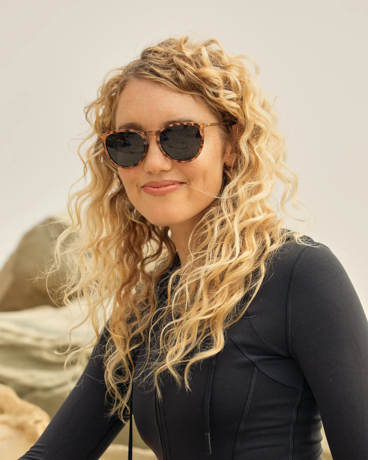 AIRE HONEY SUNGLASSES