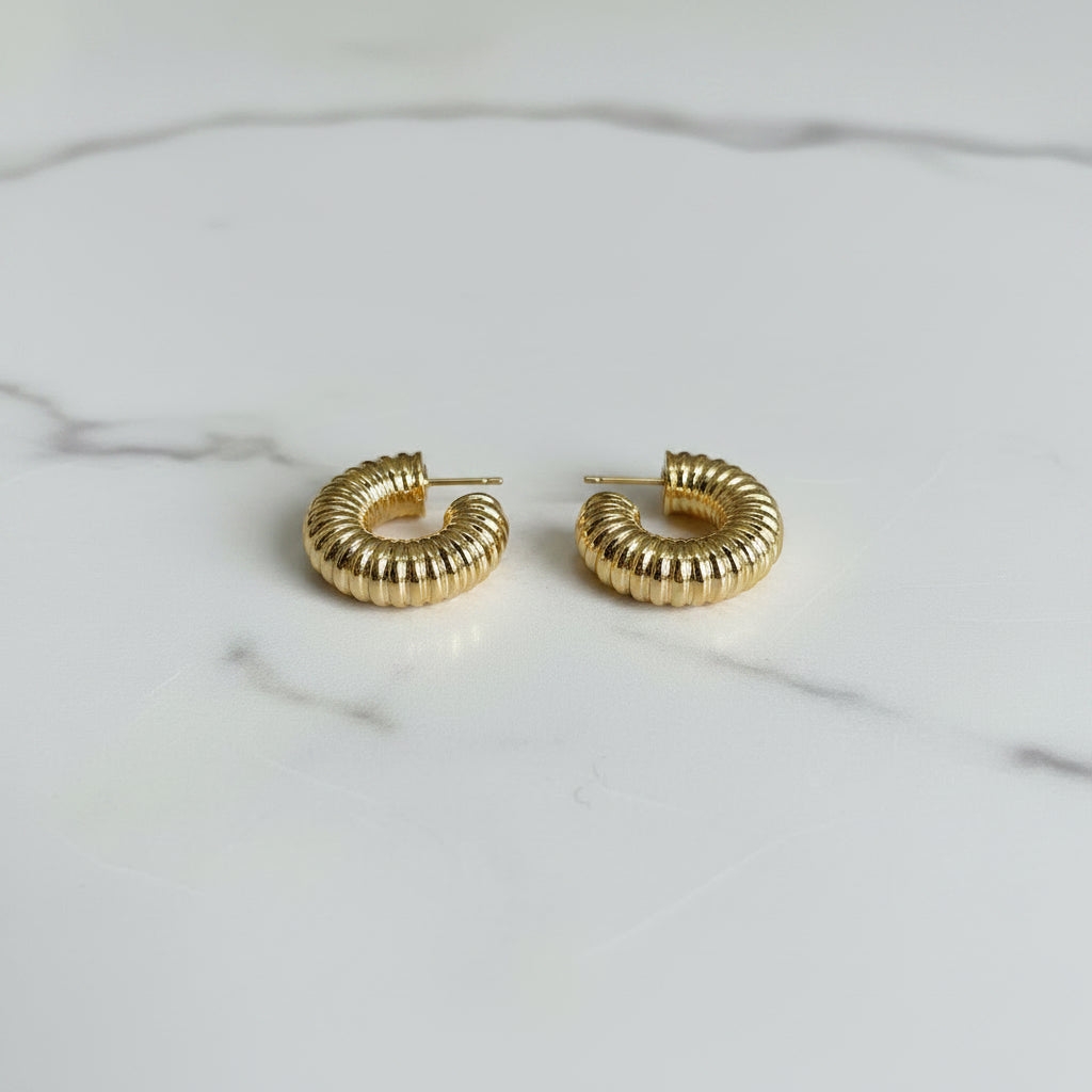 18K GOLD FILLED MEDIUM 3/4 SHRIMP HOOPS