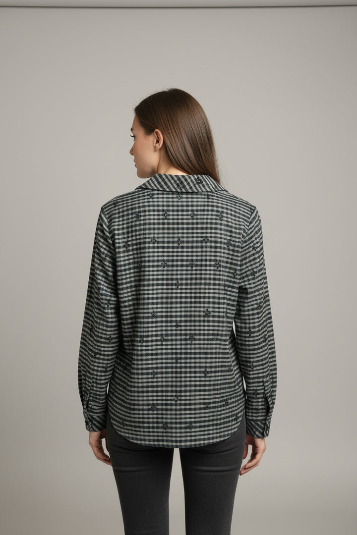 LONG SLEEVE CLEAN BUTTON DOWN SHIRT