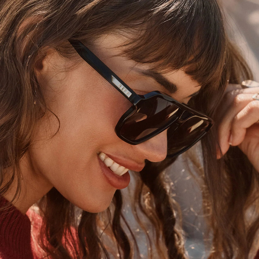 CAMERON BLACK AND GREY SUNGLASSES