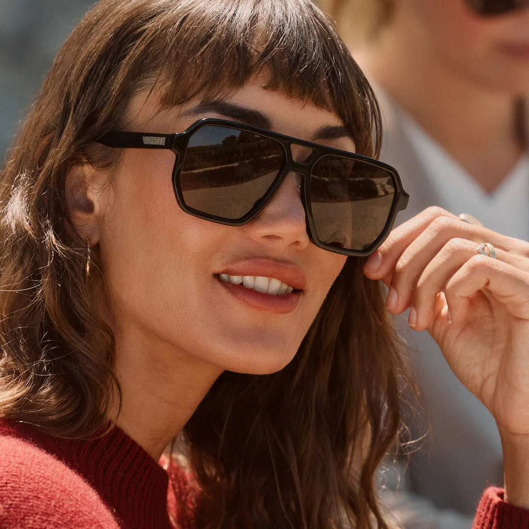 CAMERON BLACK AND GREY SUNGLASSES