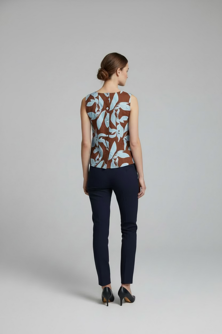 SLEEVELESS BACK BUTTON DOWN TOP