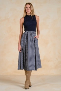 MOCK NECK SLEEVELESS MAXI DRESS