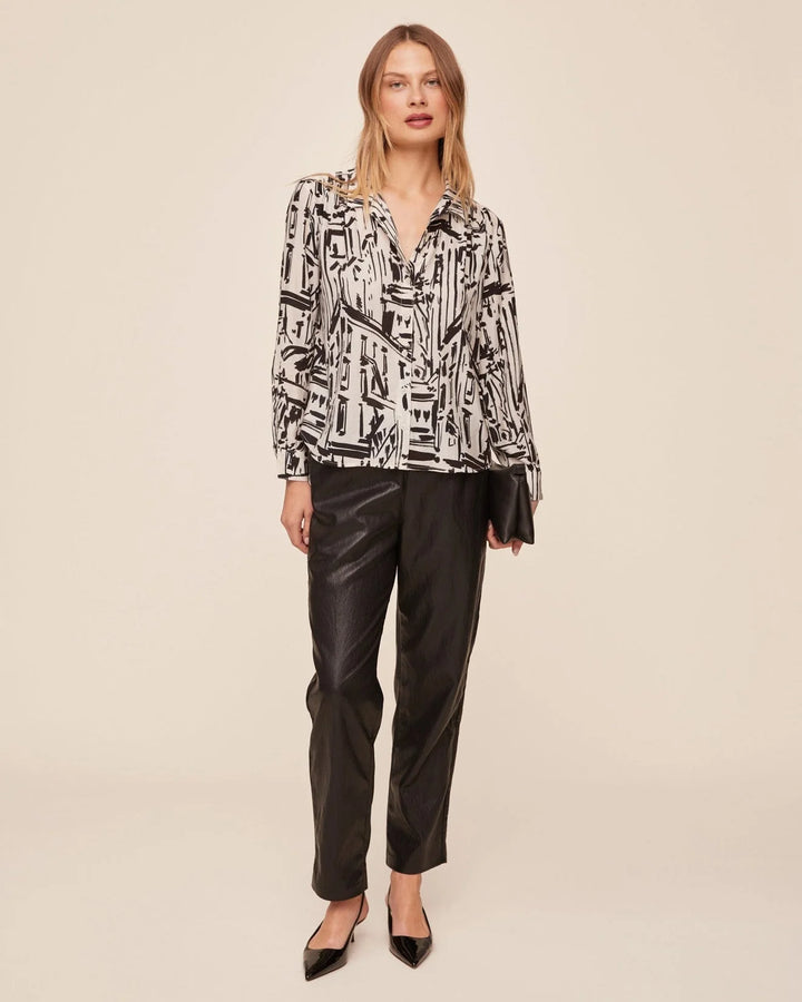 LONG SLEEVE SHIRRED SHOULDER SHIRT