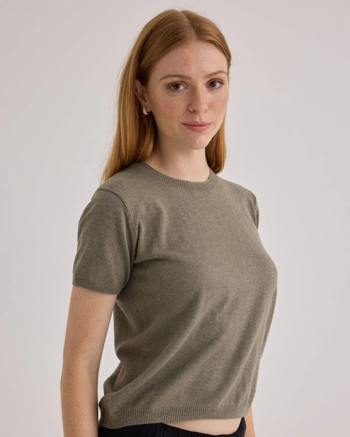 Short Sleeve Crew Neck Knit Top