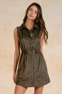 SLEEEVLESS SUEDE DRESS WITH CINCHED WAIST