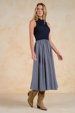 MOCK NECK SLEEVELESS MAXI DRESS