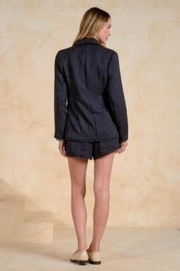 LIGHT WEIGHT BLAZER WITH FRAID DETAILING