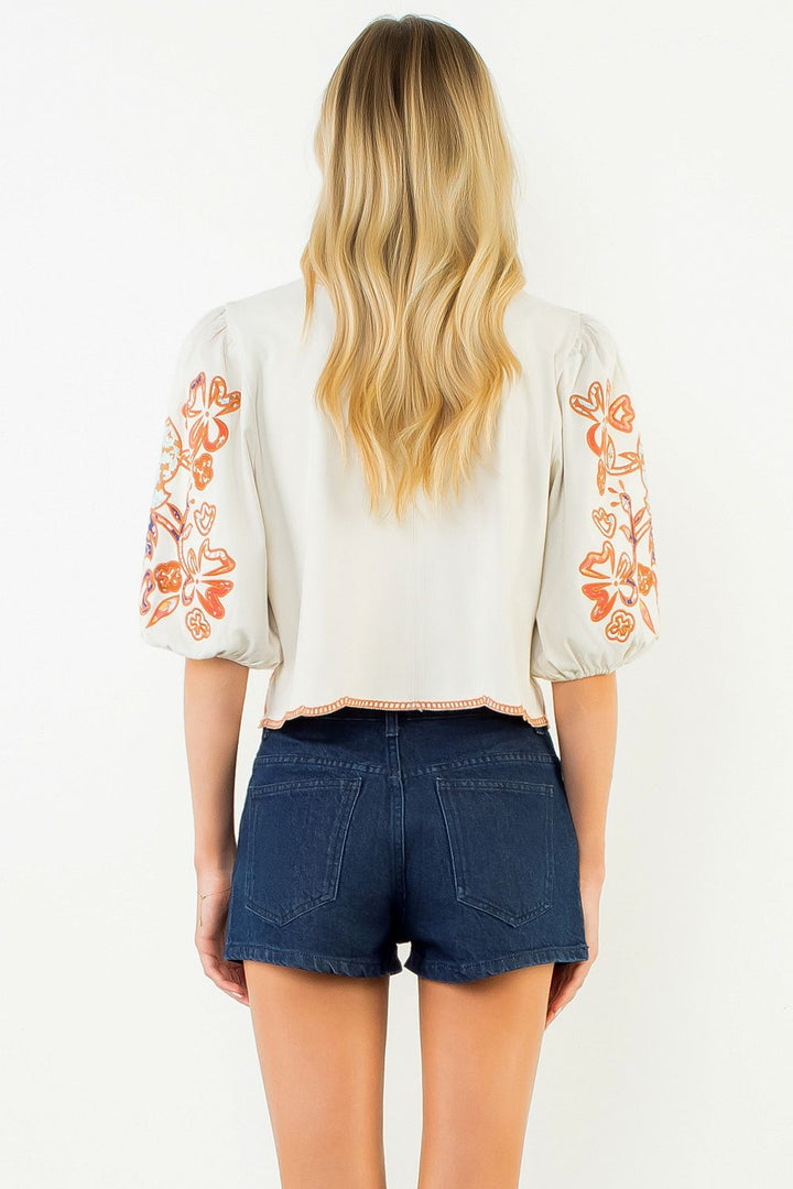 FLORAL EMBROIDERED PUFF SLEEVE TOP